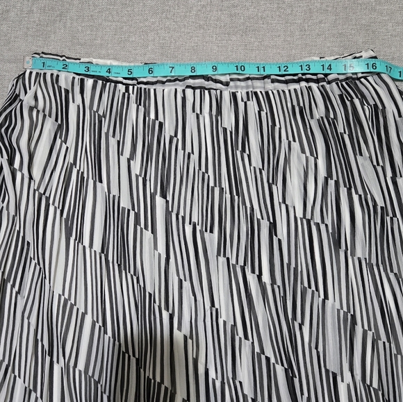 Banana Republic Black White Chevron Pleated Midi Skirt Stripedsize  Large - Picture 7 of 11